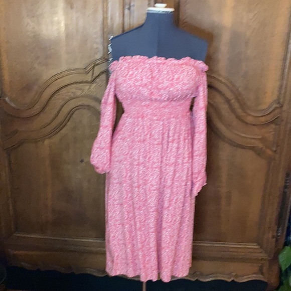 WAYF Smocked Waist Off Shoulder Midi Dress - Picture 11 of 15
